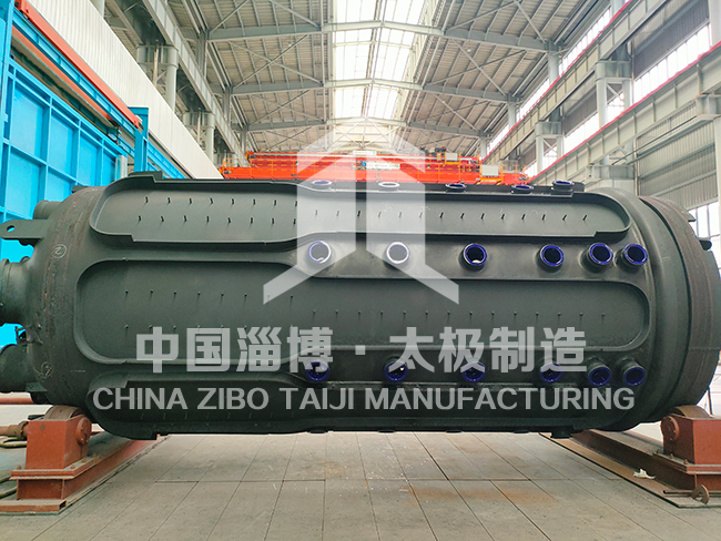 行業(yè)極限挑戰(zhàn)！這款非標搪玻璃反應釜創(chuàng)兩項 “最難” 紀錄