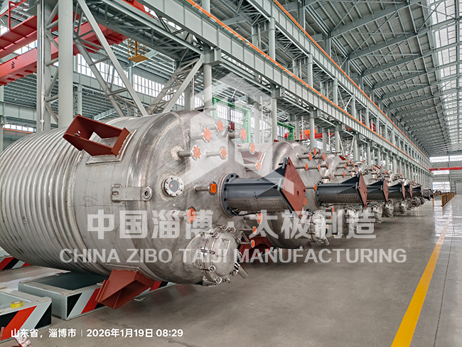 淄博太極特材裝備批量發貨 10臺非標不銹鋼反應釜如期交付